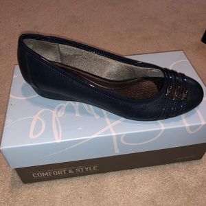 Life Stride Farrow Classic Navy Like New